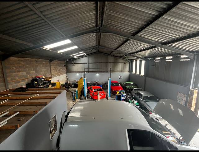 294M² WAREHOUSE FOR SALE IN ANDERBOLT